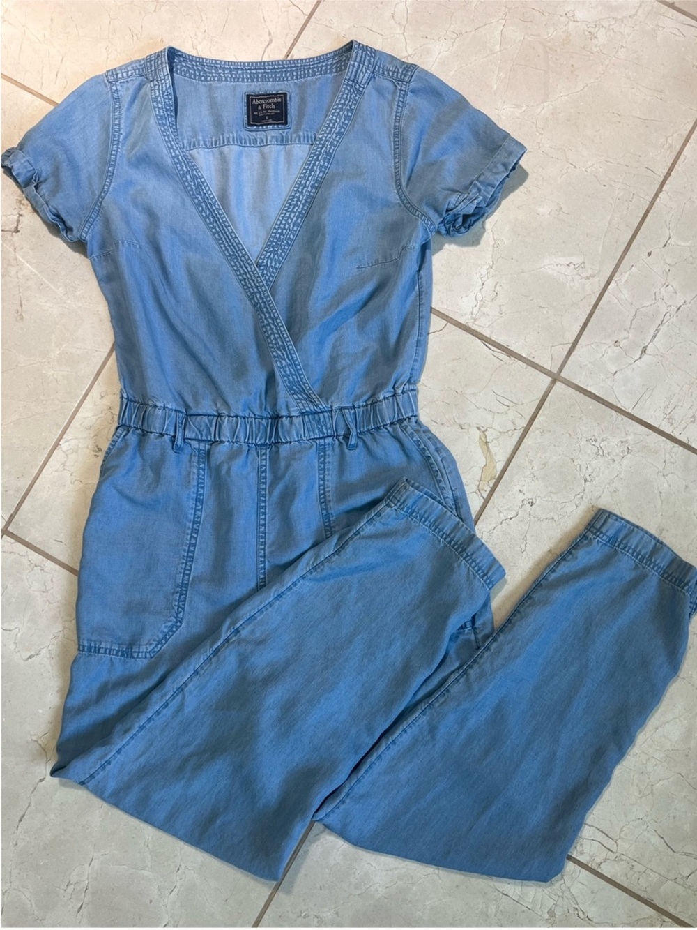 Abercrombie & Fitch Soft Denim Faux Wrap V Neck Jogger Jumpsuit Light Wash Small